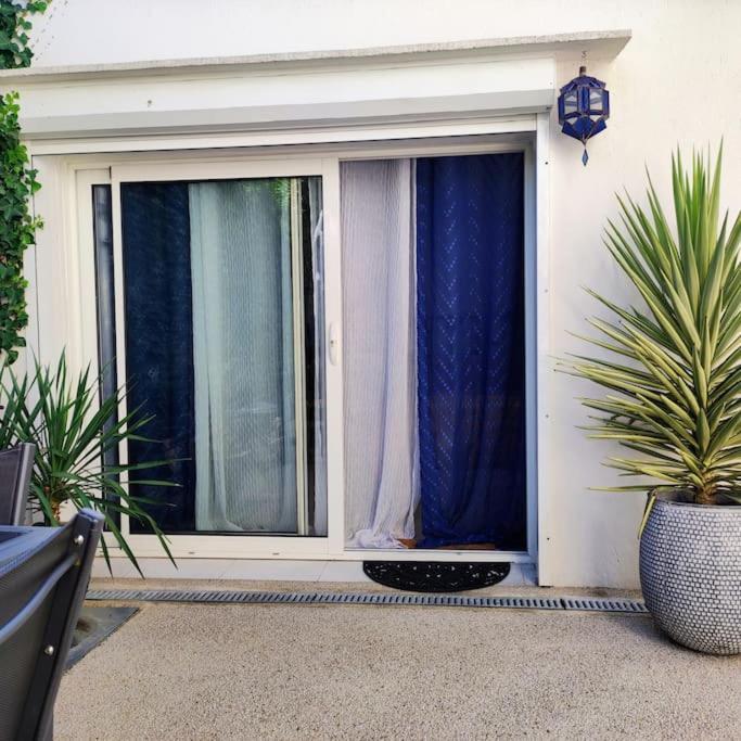 Independant Dans Villa, Parking Gratuit. Apartment